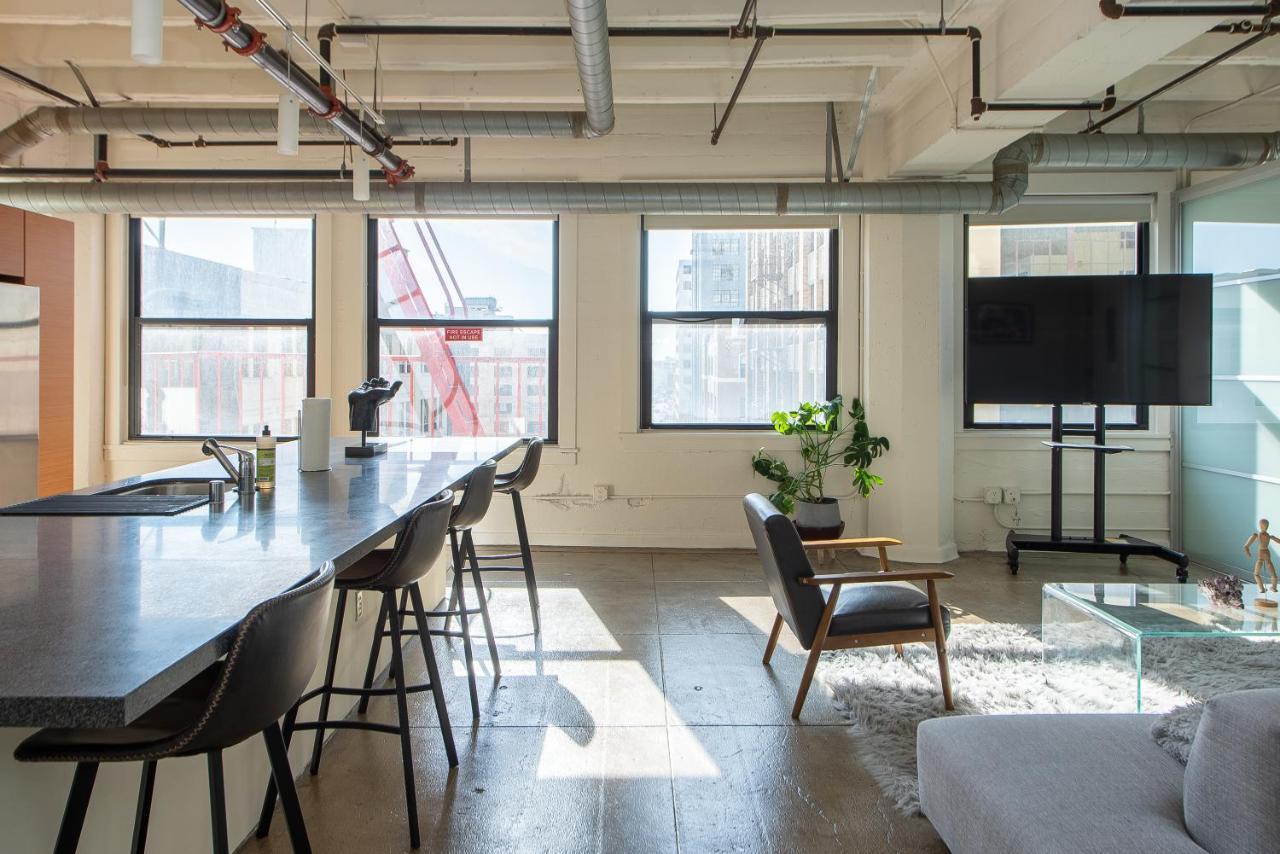 Stunning Downtown La 2 Bedroom/ 2 Bathroom Loft With Private Balcony. Appartamento *