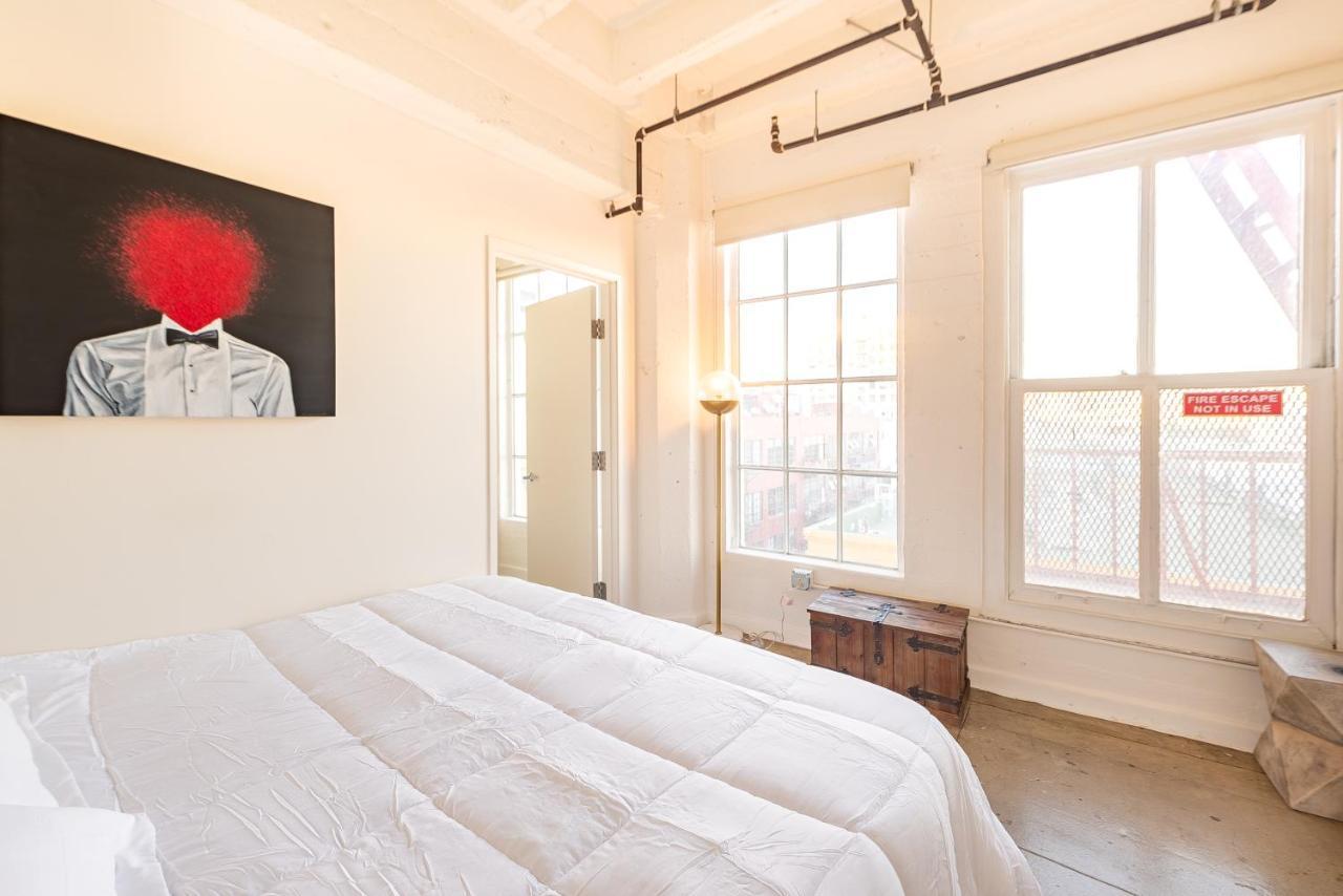 Stunning Downtown La 2 Bedroom/ 2 Bathroom Loft With Private Balcony. Appartamento