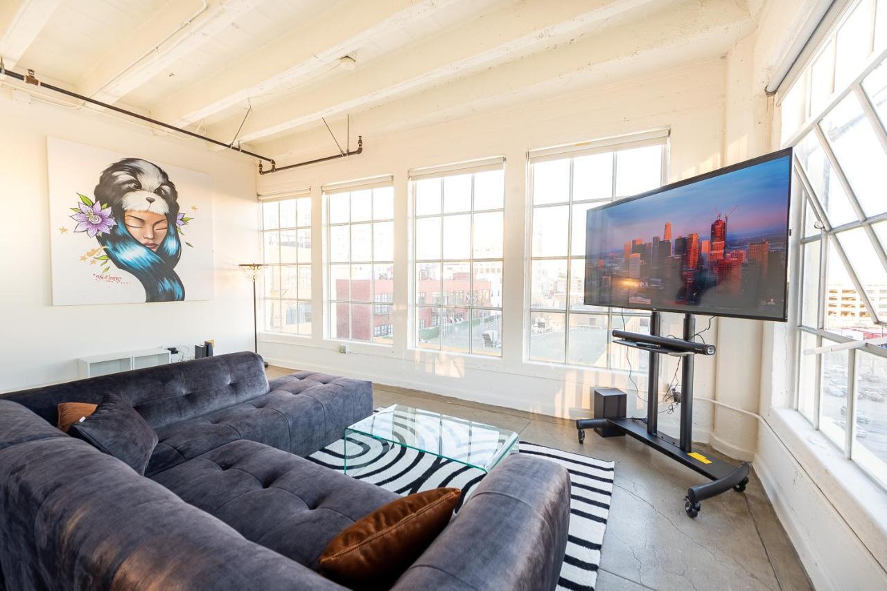 Stunning Downtown La 2 Bedroom/ 2 Bathroom Loft With Private Balcony. Los Angeles