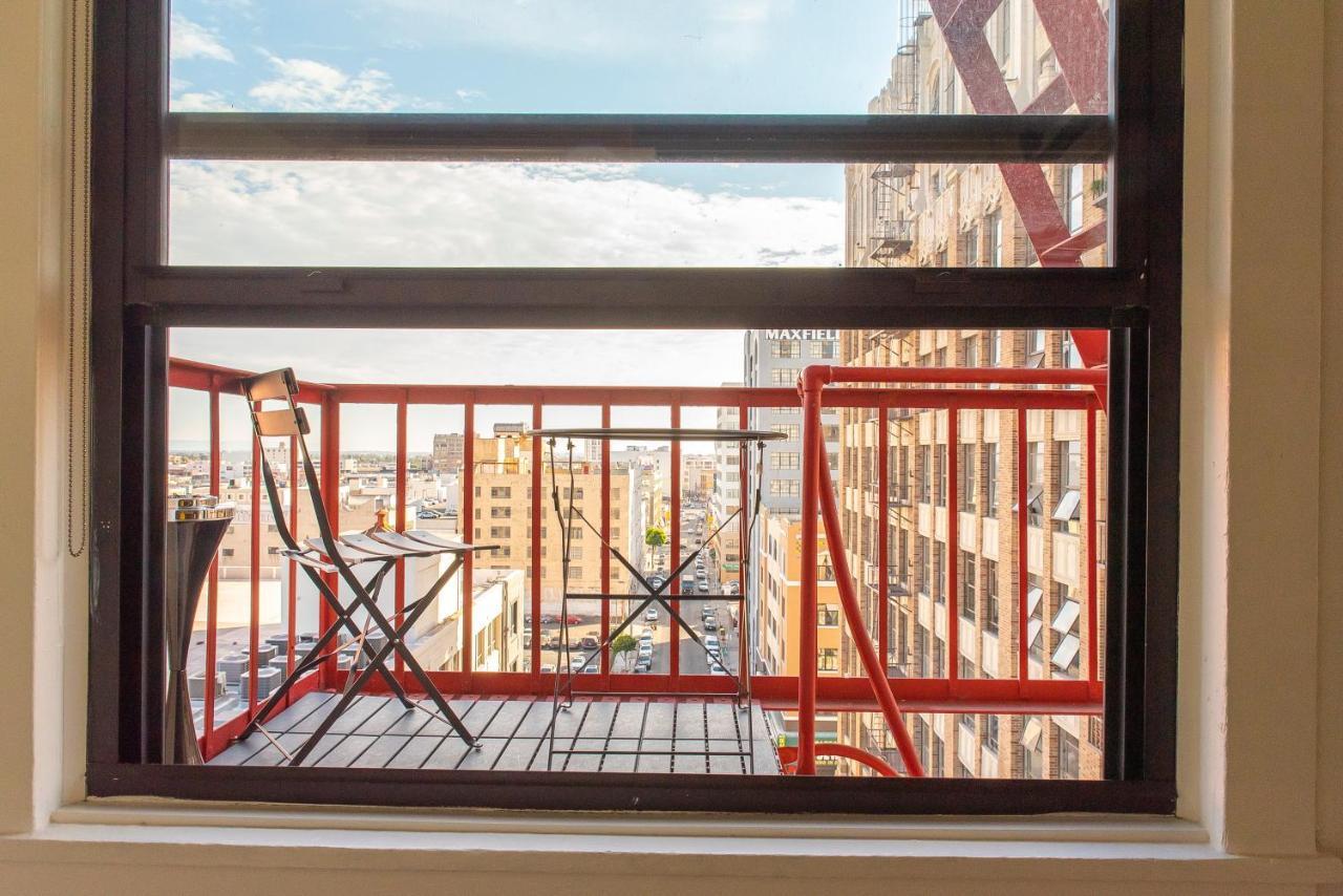 Stunning Downtown La 2 Bedroom/ 2 Bathroom Loft With Private Balcony. Appartamento