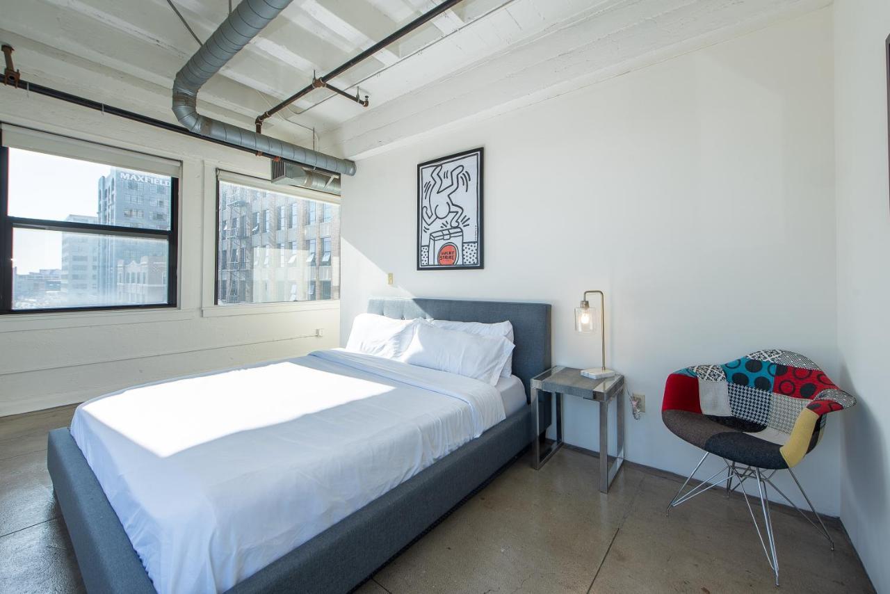 Stunning Downtown La 2 Bedroom/ 2 Bathroom Loft With Private Balcony. Appartamento