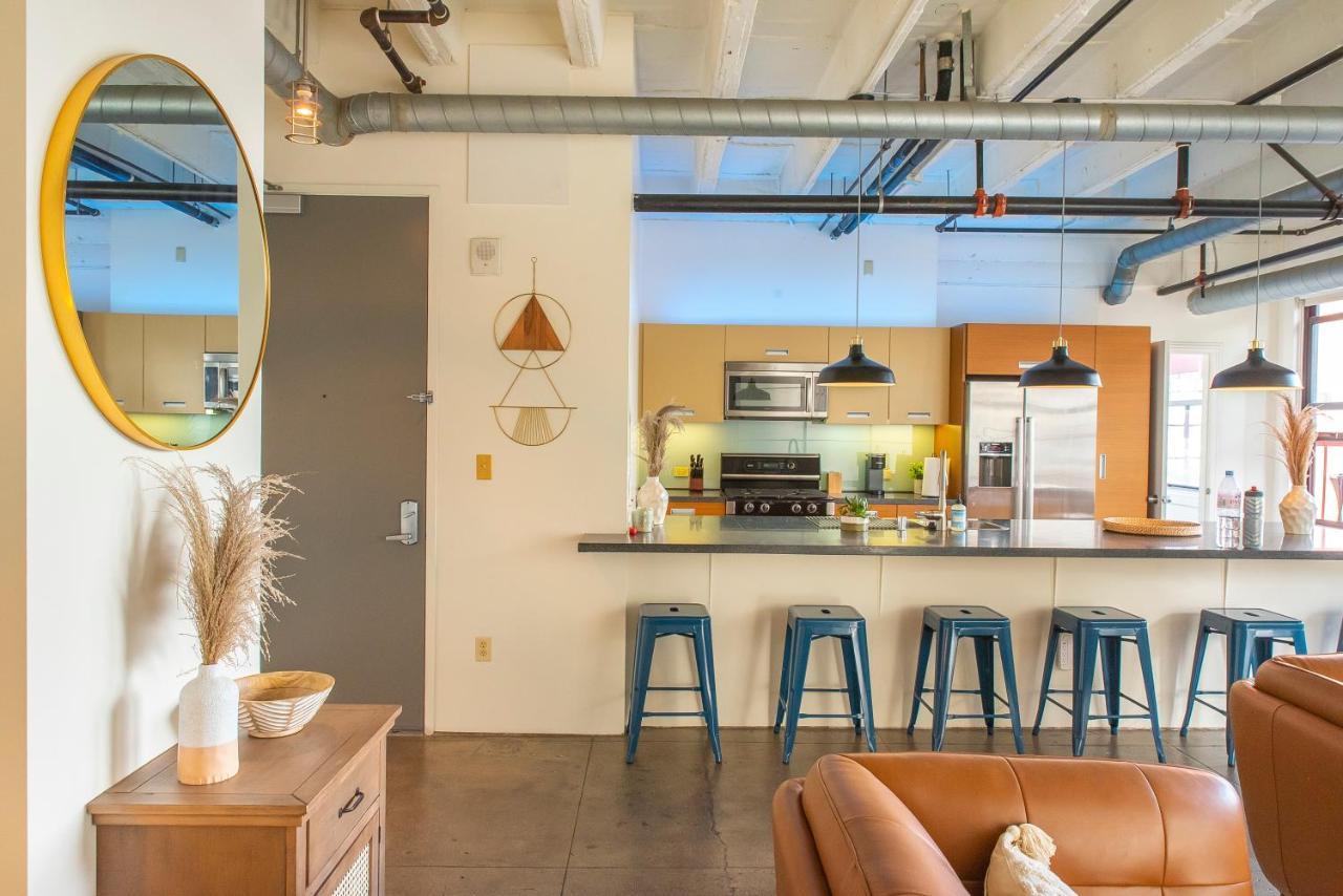 Stunning Downtown La 2 Bedroom/ 2 Bathroom Loft With Private Balcony. Appartamento *