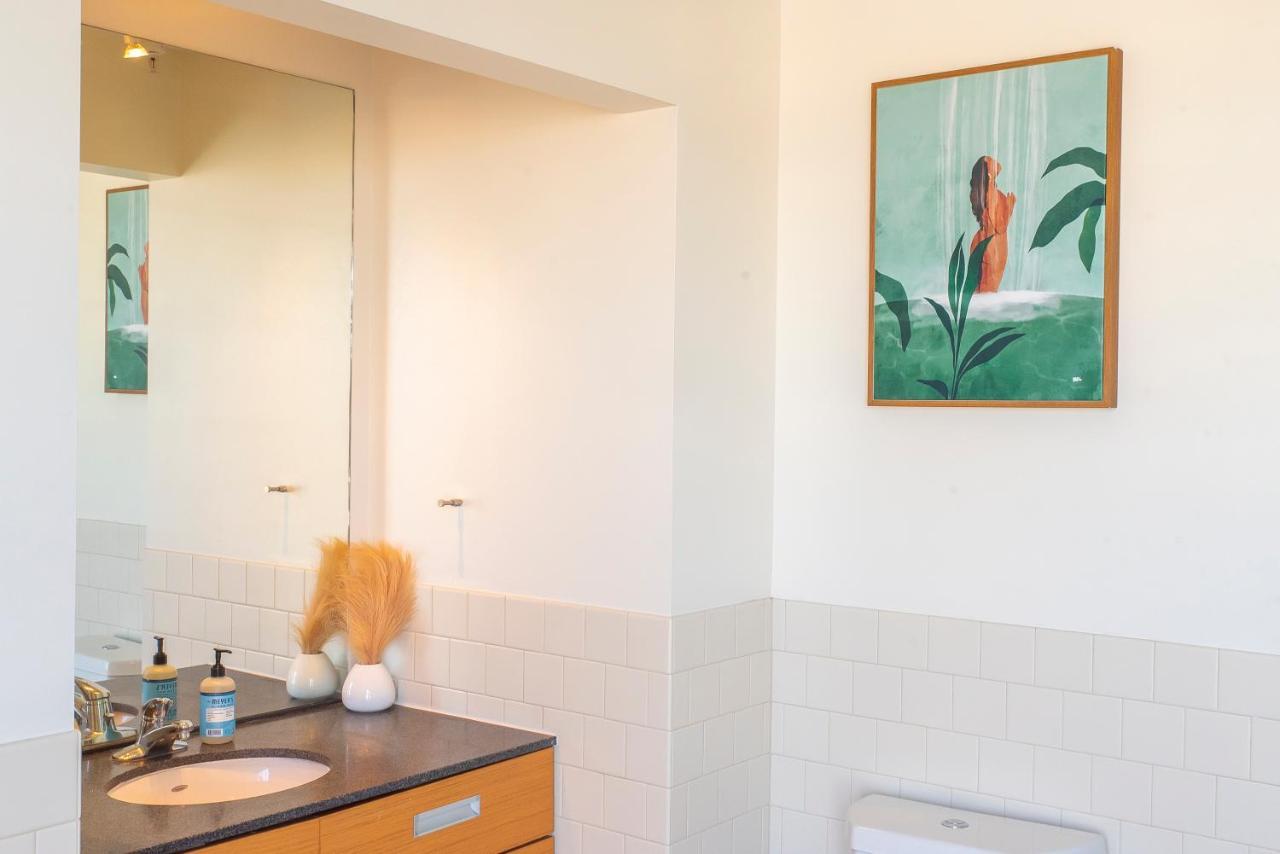 Stunning Downtown La 2 Bedroom/ 2 Bathroom Loft With Private Balcony. Appartamento