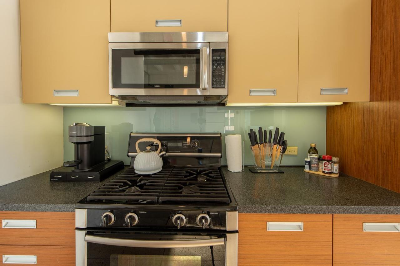 Stunning Downtown La 2 Bedroom/ 2 Bathroom Loft With Private Balcony. Apartment Los Angeles